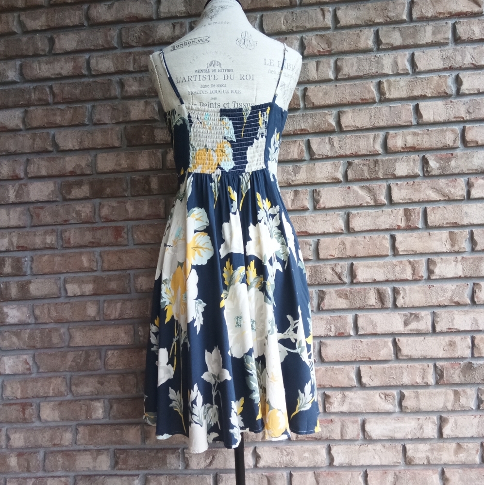 GAP Floral Print Sleeveless Dress with Back Smocking. - Picture 7 of 11